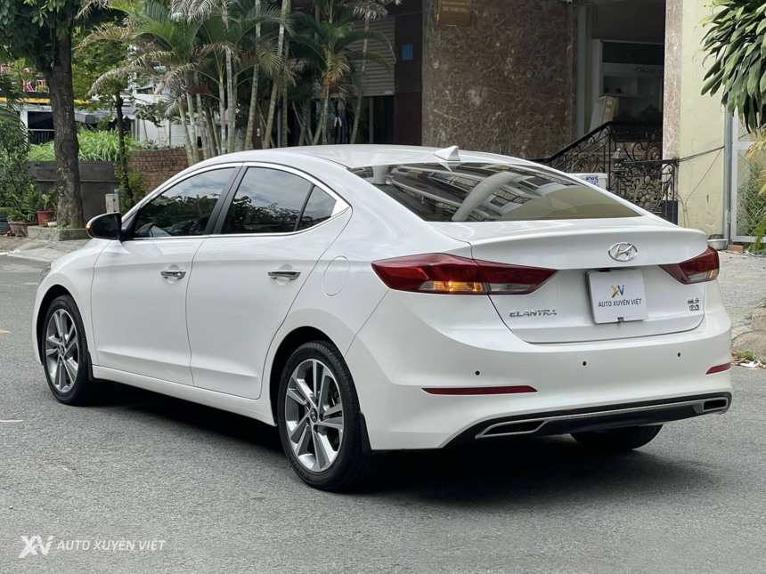 Hyundai Elantra 2.0AT 2018