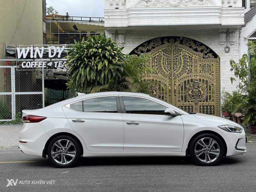 Hyundai Elantra 2.0AT 2018