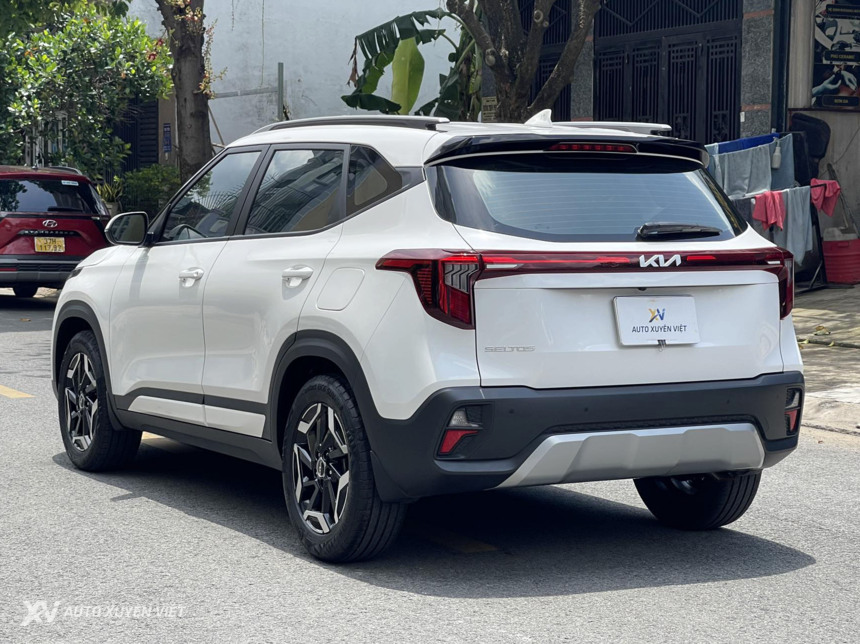 Kia Seltos 1.5L CVT 2024 Kia Seltos 1.5L CVT 2024