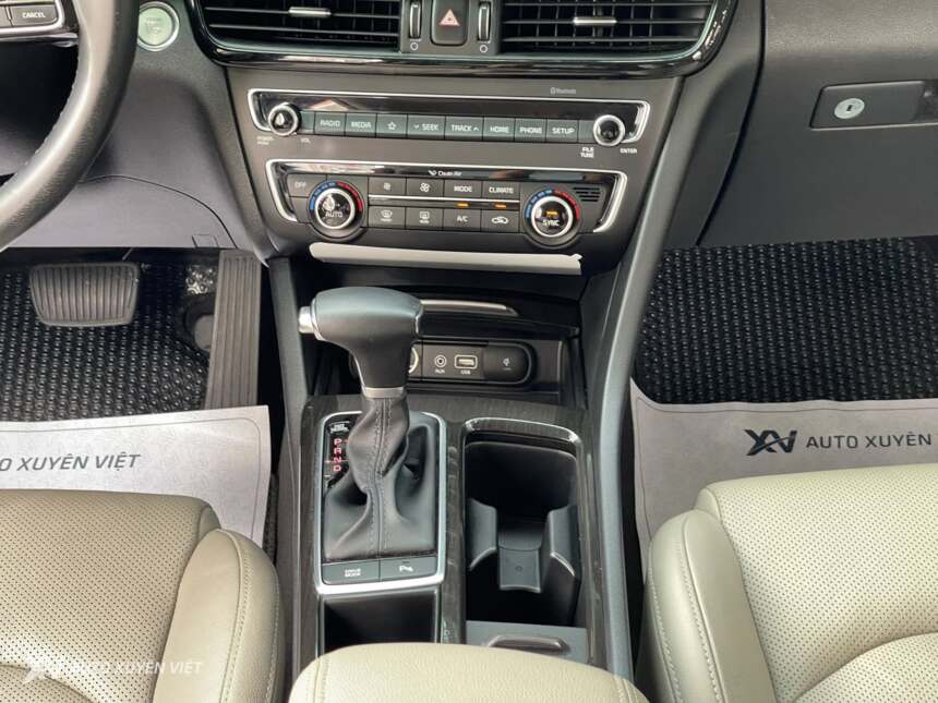 Kia Optima 2.0AT Luxury 2020 Kia Optima 2.0AT Luxury 2020