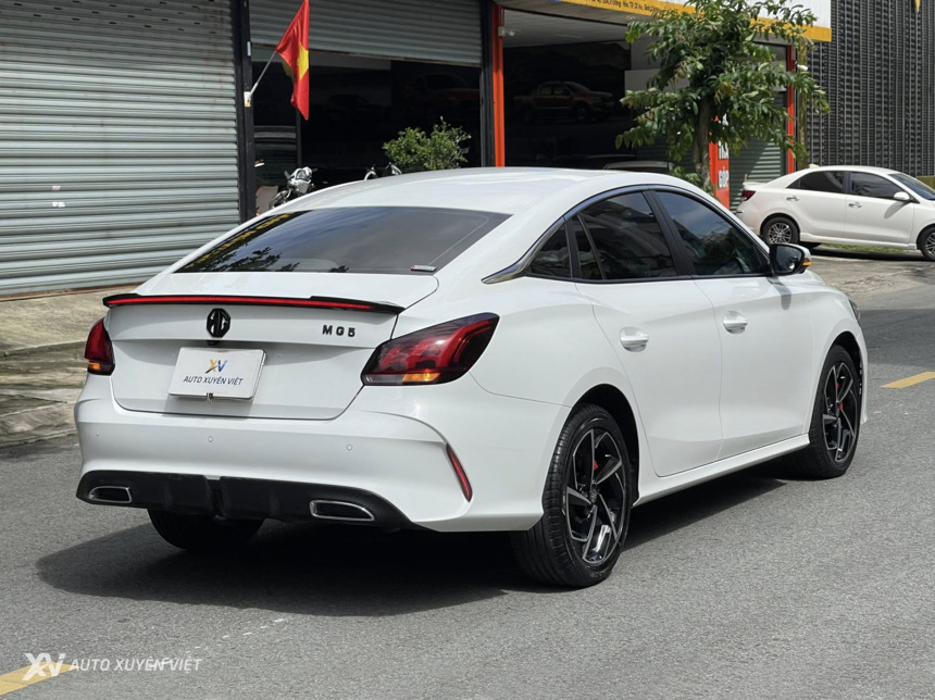 MG 5 Luxury 1.5AT 2022