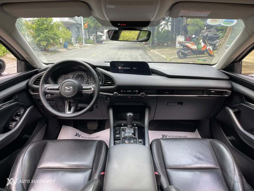 Mazda 3 Luxury 1.5AT 2022