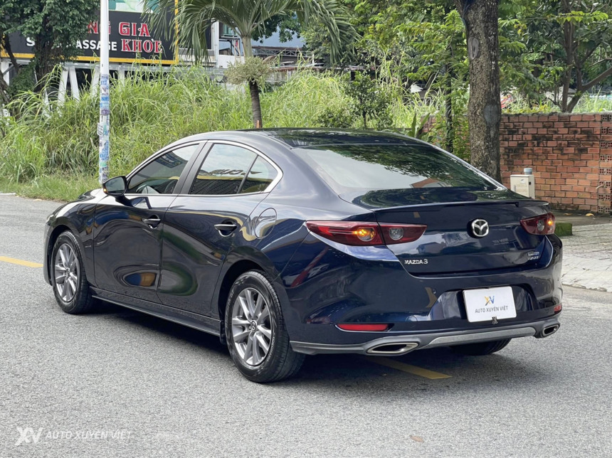 Mazda 3 Luxury 1.5AT 2022