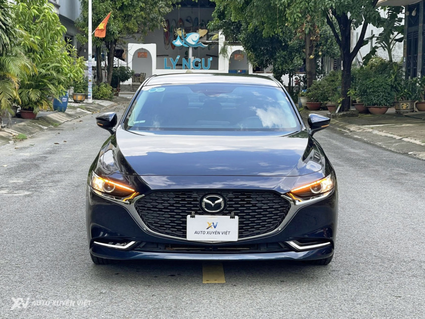 Mazda 3 Luxury 1.5AT 2022