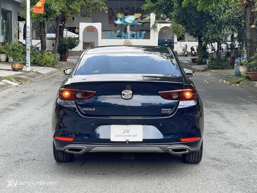 Mazda 3 Luxury 1.5AT 2022