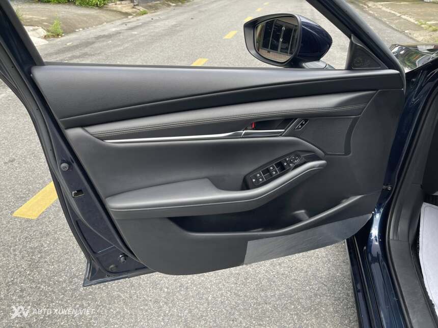 Mazda 3 Luxury 1.5AT 2022