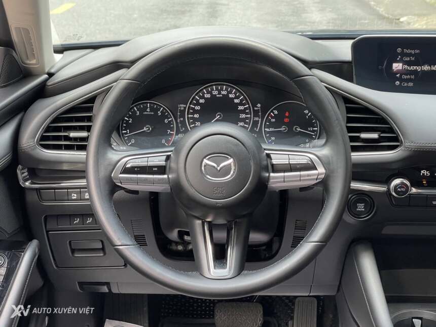 Mazda 3 Luxury 1.5AT 2022