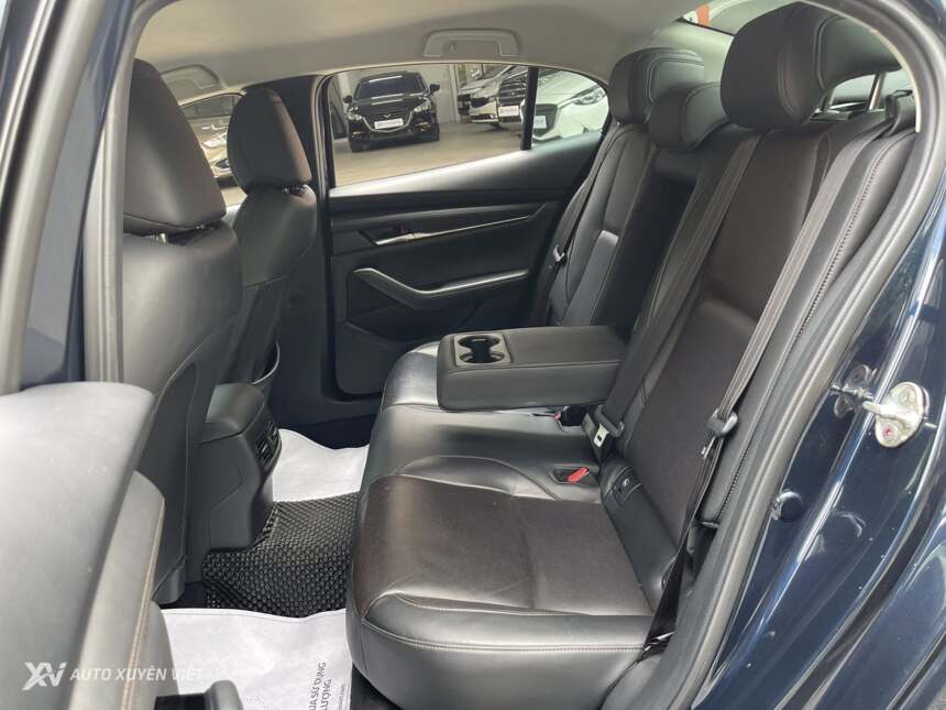 Mazda 3 Luxury 1.5AT 2022