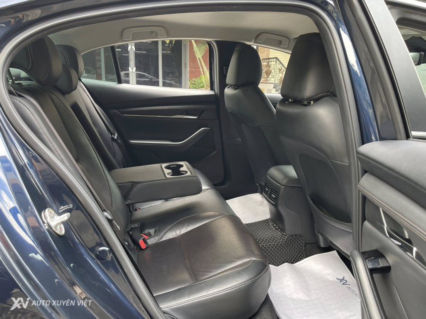 Mazda 3 Luxury 1.5AT 2022