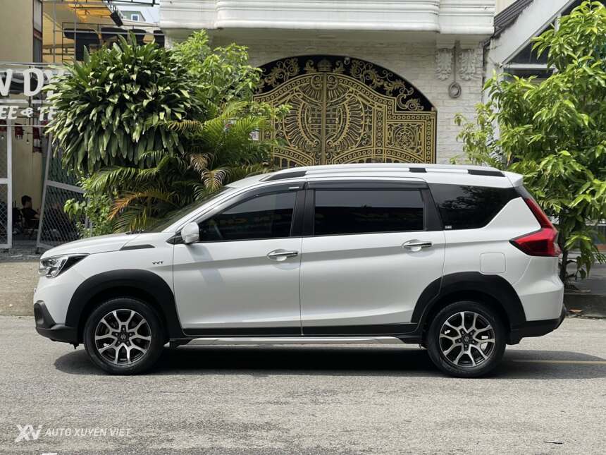 Suzuki XL7 1.5AT 2021