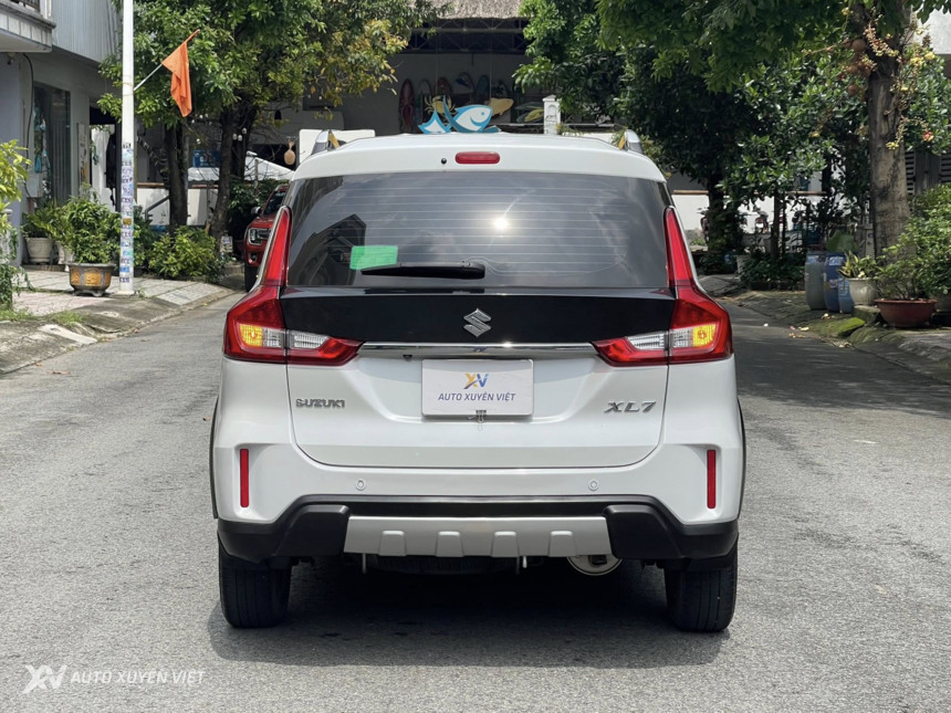Suzuki XL7 1.5AT 2021