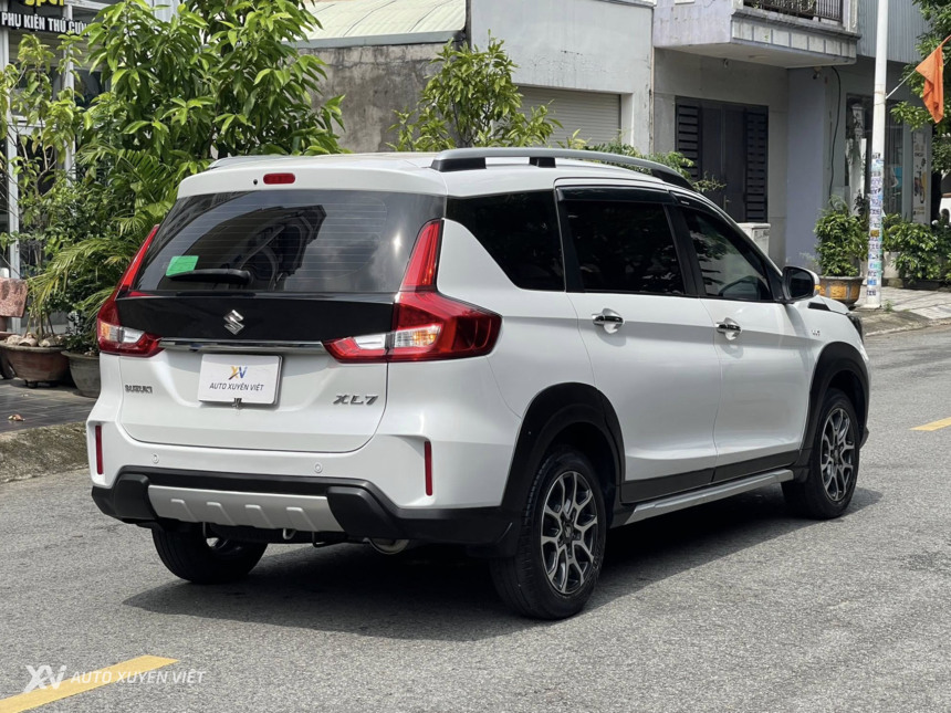 Suzuki XL7 1.5AT 2021
