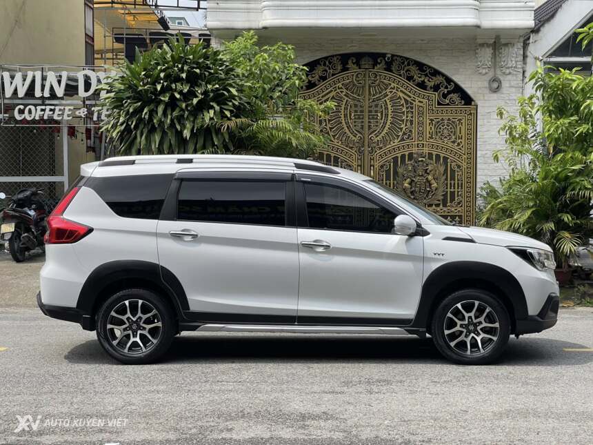 Suzuki XL7 1.5AT 2021