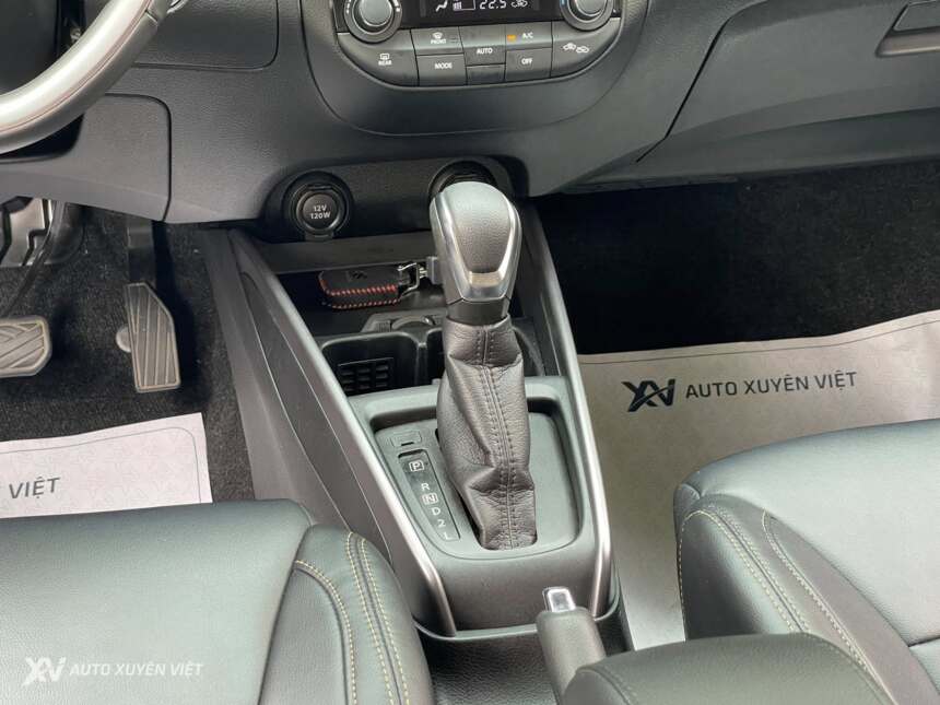 Suzuki XL7 1.5AT 2021