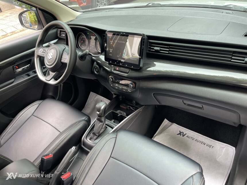 Suzuki XL7 1.5AT 2021