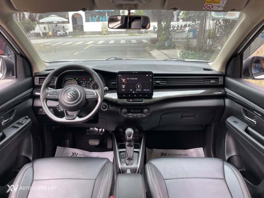 Suzuki XL7 1.5AT 2021