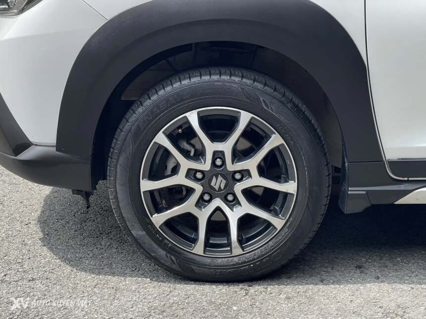 Suzuki XL7 1.5AT 2021