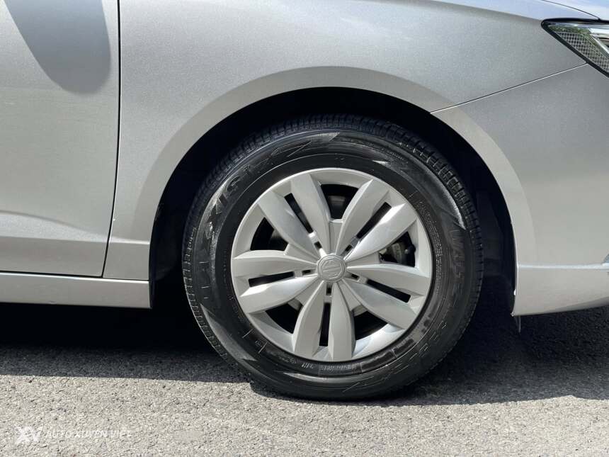 MG 5 1.5MT 2024 MG 5 1.5MT 2024