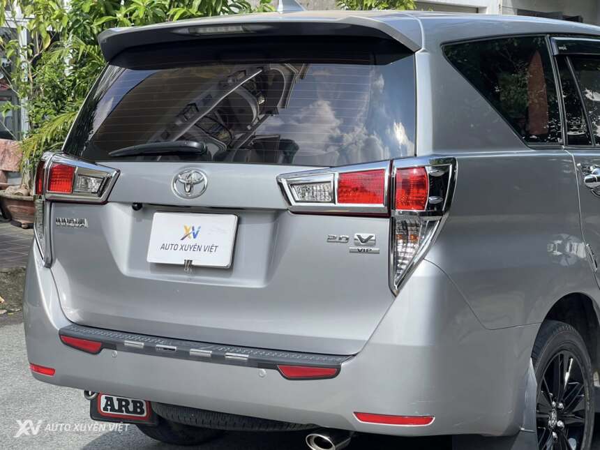 Toyota Innova 2.0V 2016