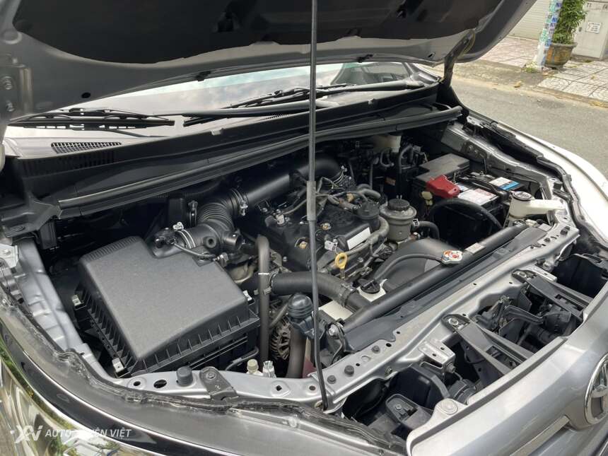 Toyota Innova 2.0V 2016