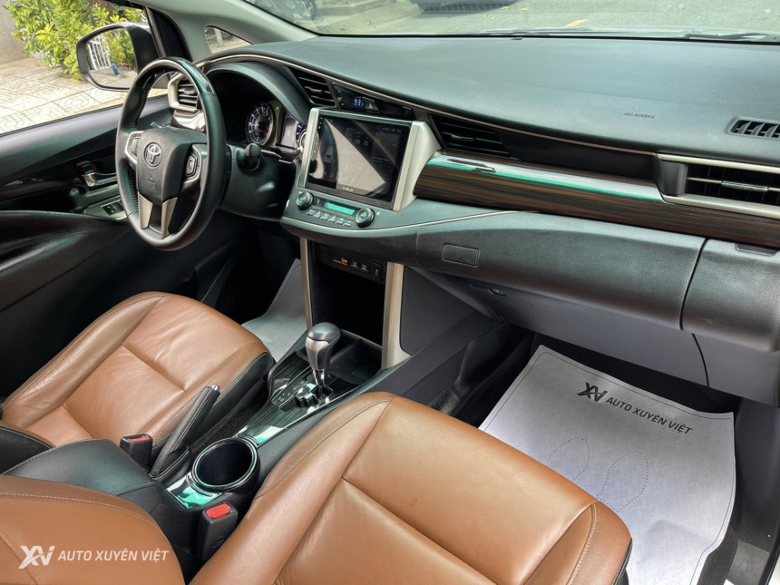 Toyota Innova 2.0V 2016