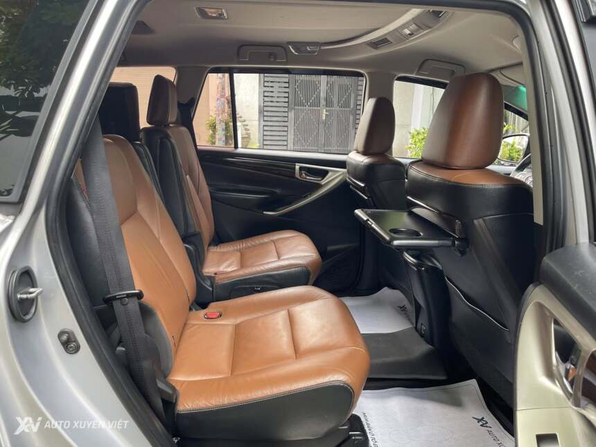 Toyota Innova 2.0V 2016