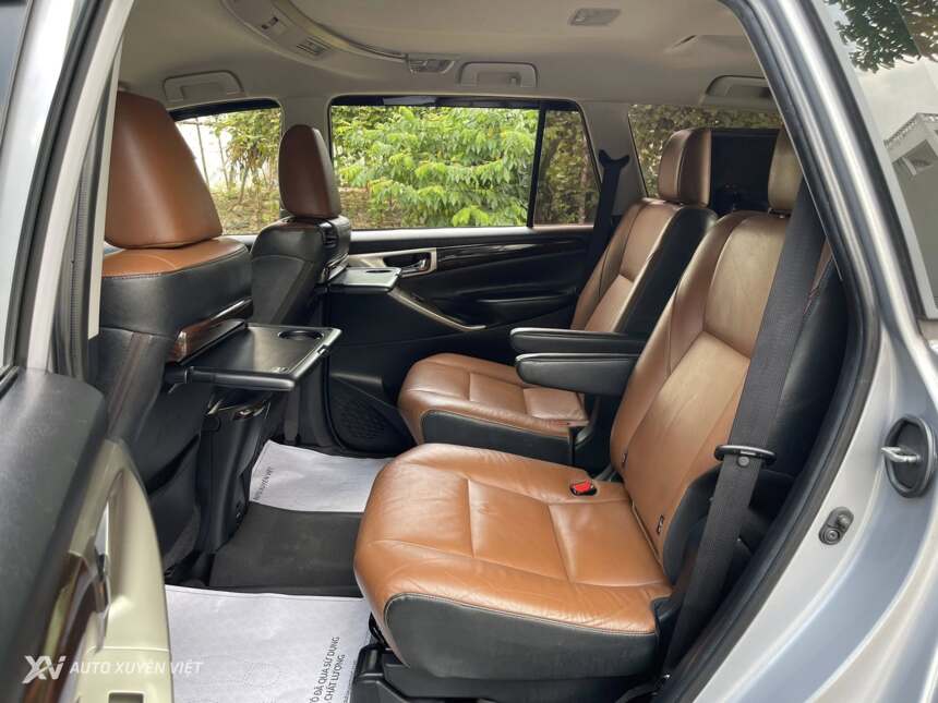 Toyota Innova 2.0V 2016