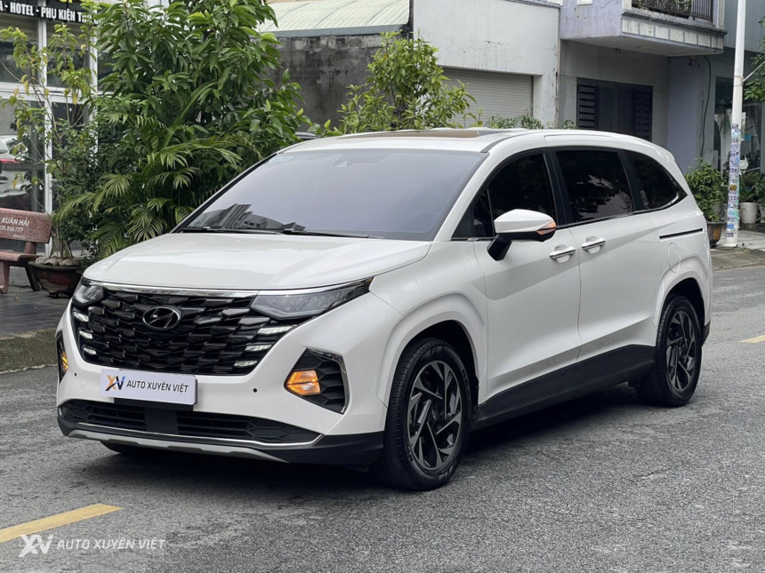 Hyundai Custin Cao Cấp 2.0T 2023