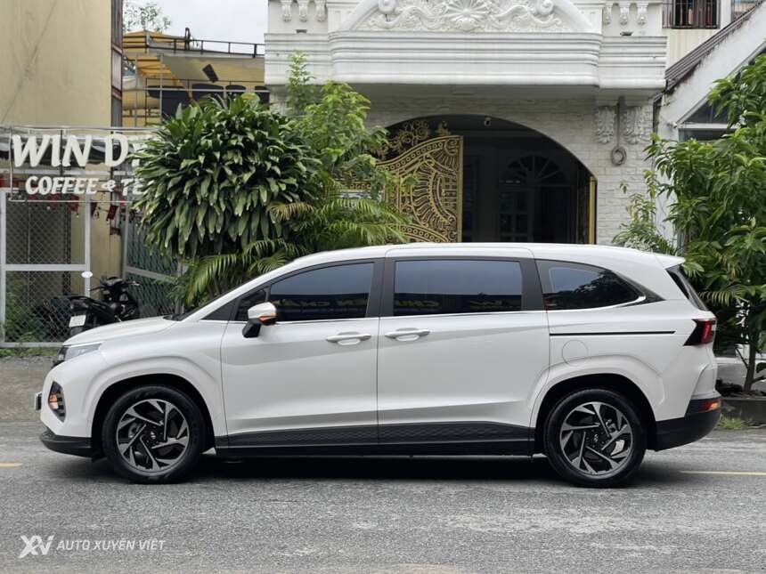 Hyundai Custin Cao Cấp 2.0T 2023