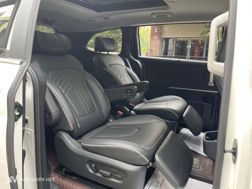 Hyundai Custin Cao Cấp 2.0T 2023