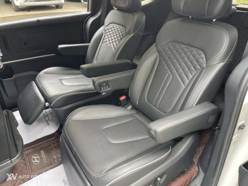 Hyundai Custin Cao Cấp 2.0T 2023