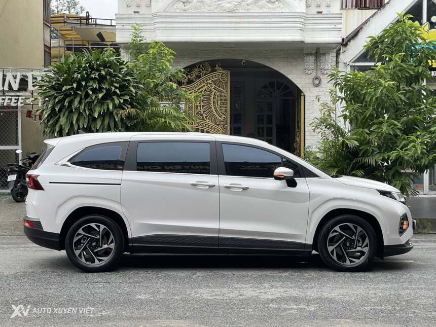 Hyundai Custin Cao Cấp 2.0T 2023