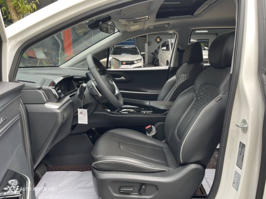 Hyundai Custin Cao Cấp 2.0T 2023