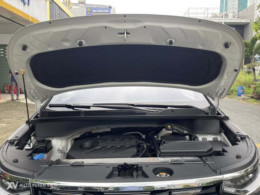 Hyundai Custin Cao Cấp 2.0T 2023