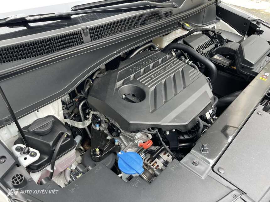 Hyundai Custin Cao Cấp 2.0T 2023