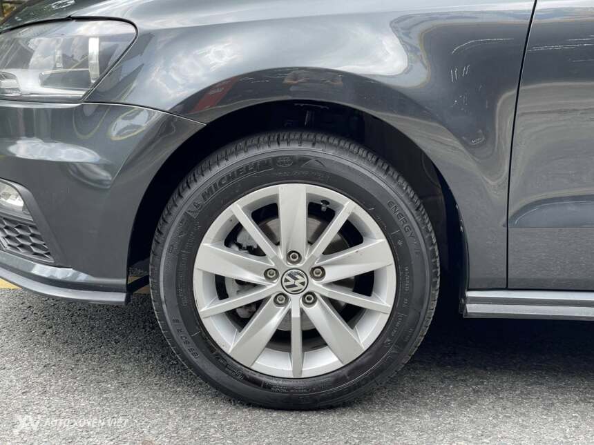 Volkswagen Polo 1.6AT 2020