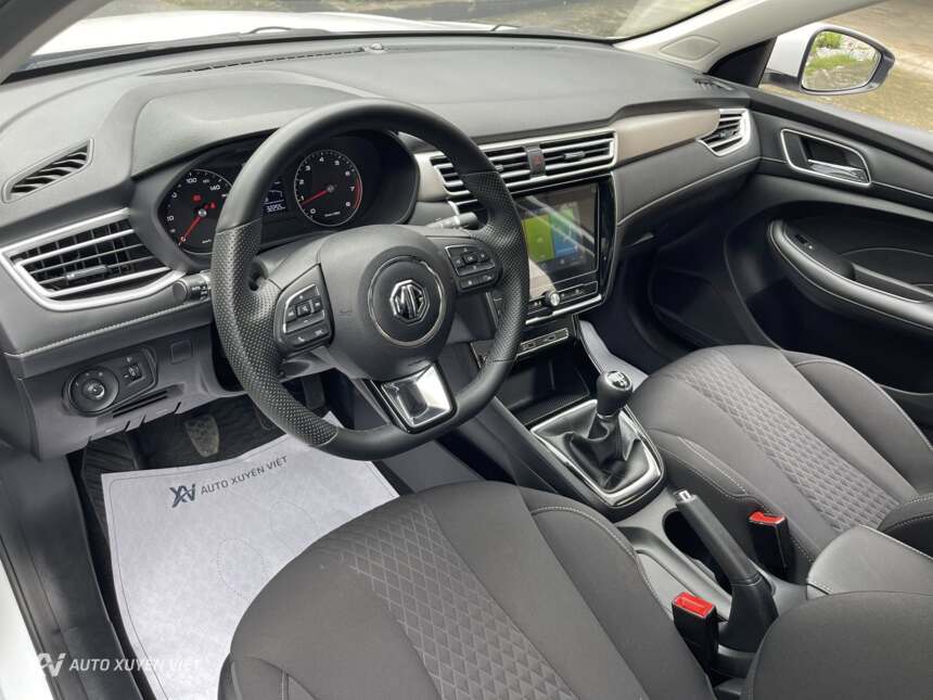 MG 5 1.5MT 2024 MG 5 1.5MT 2024