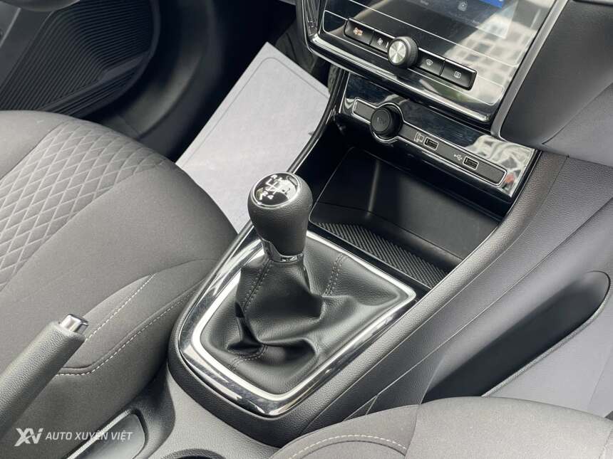 MG 5 1.5MT 2024 MG 5 1.5MT 2024