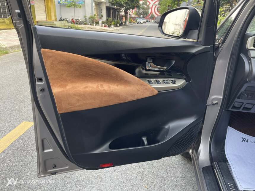 Toyota Innova G 2.0AT 2017