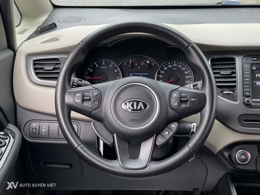 Kia Rondo 2.0 GAT 2018 Kia Rondo 2.0 GAT 2018