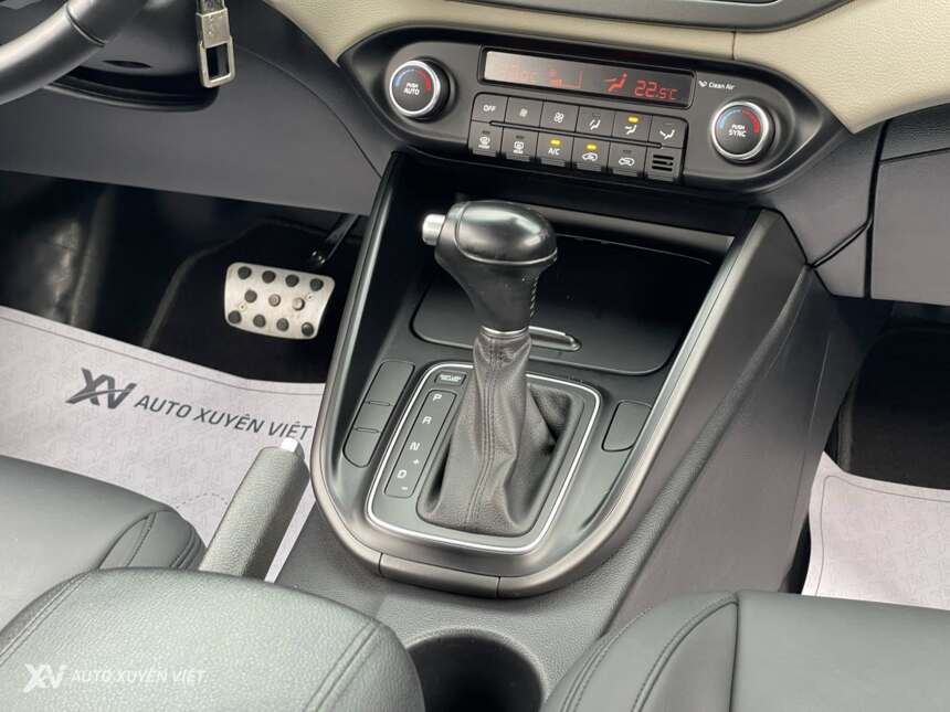 Kia Rondo 2.0 GAT 2018 Kia Rondo 2.0 GAT 2018