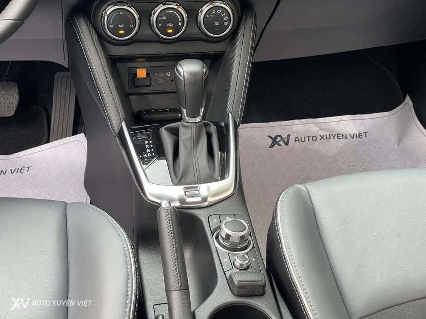 Mazda 2 Luxury 1.5AT 2022 Mazda 2 Luxury 1.5AT 2022