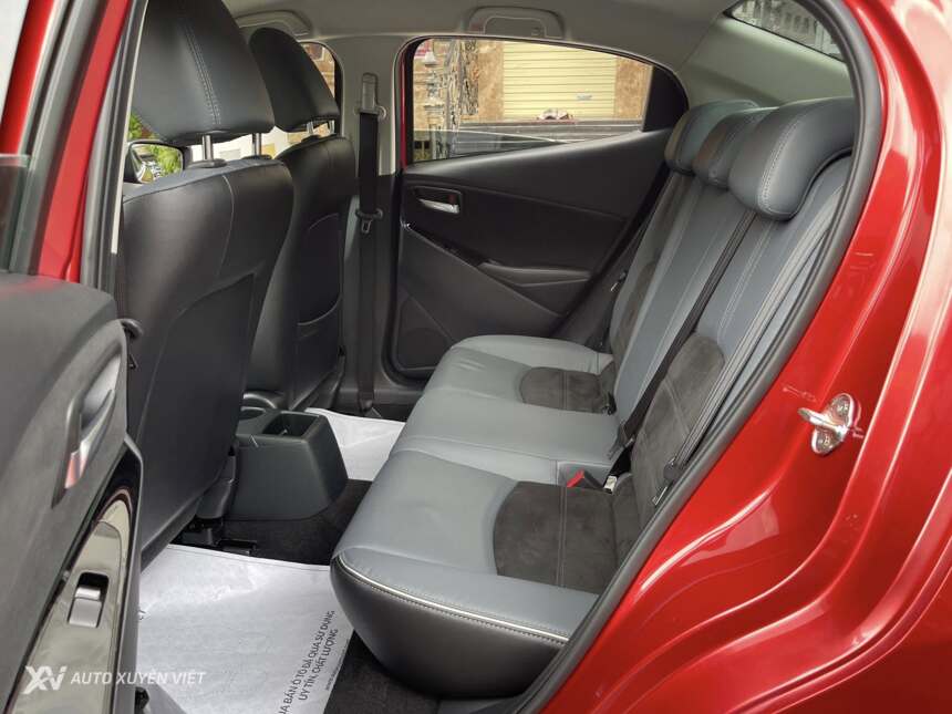 Mazda 2 Luxury 1.5AT 2022 Mazda 2 Luxury 1.5AT 2022