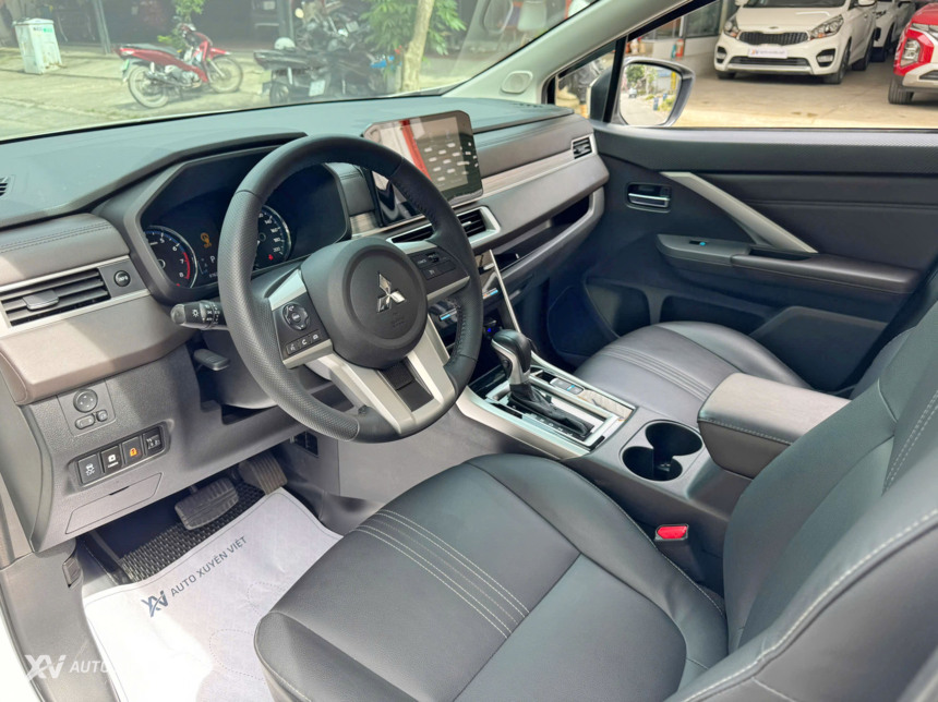 Mitsubishi Xpander Premium 1.5AT 2024
