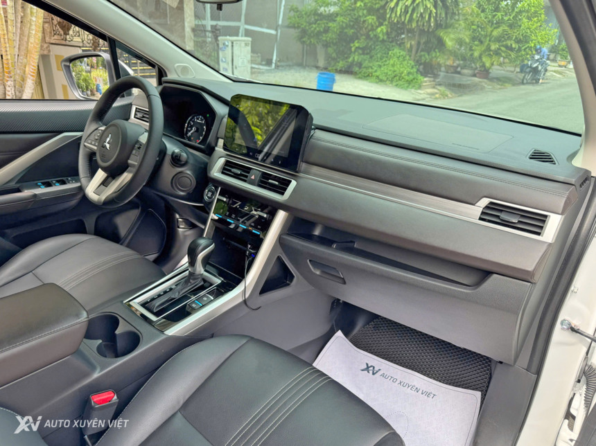 Mitsubishi Xpander Premium 1.5AT 2024