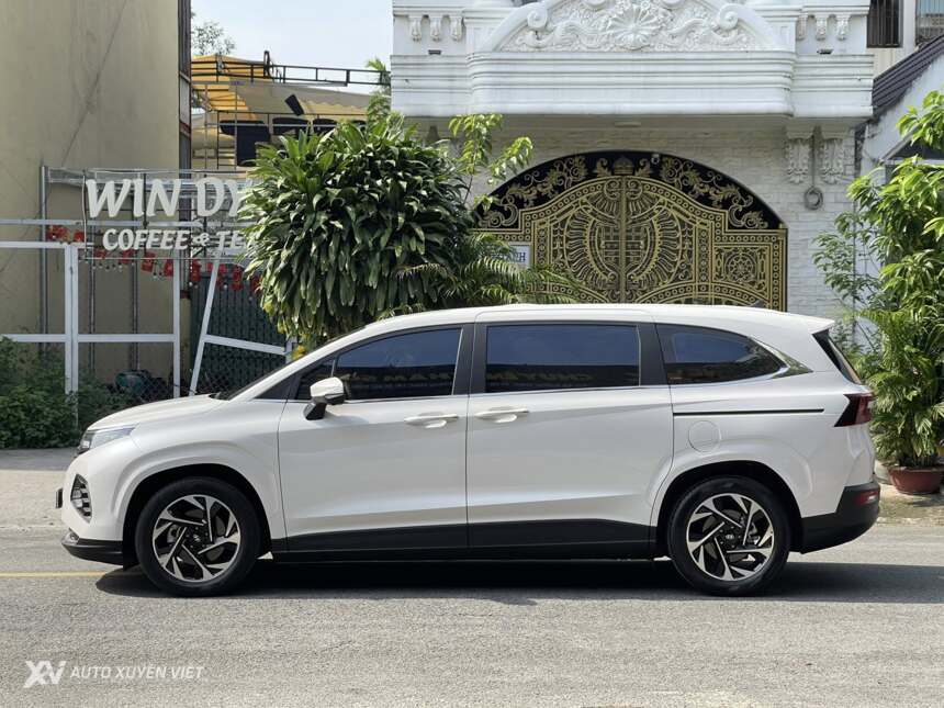 Hyundai Custin Cao Cấp 2.0T 2023 Hyundai Custin Cao Cấp 2.0T 2023