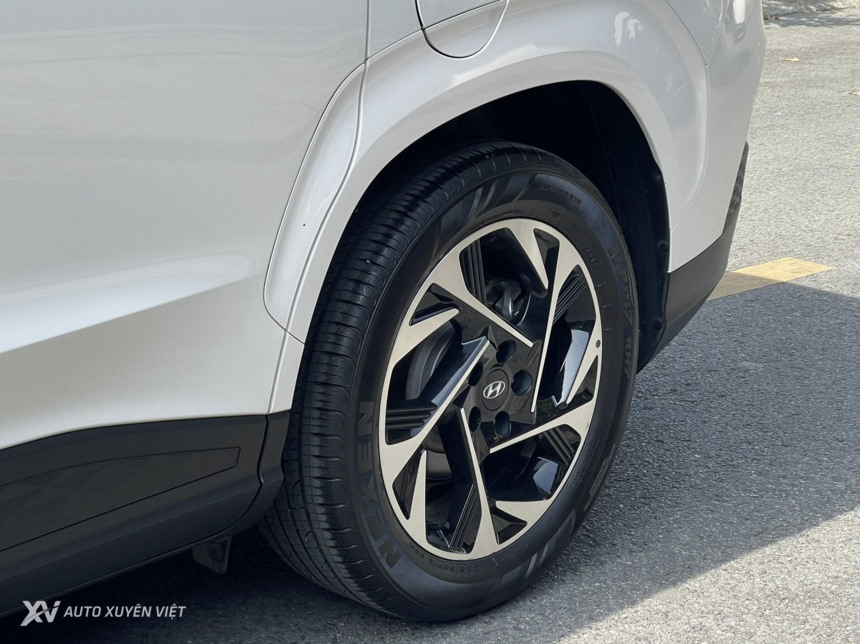 Hyundai Custin Cao Cấp 2.0T 2023 Hyundai Custin Cao Cấp 2.0T 2023