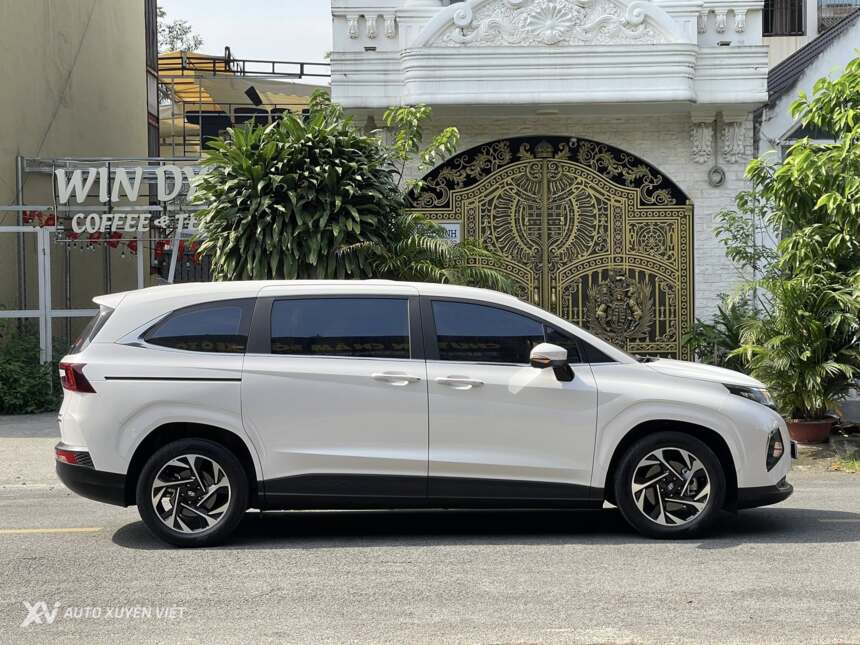 Hyundai Custin Cao Cấp 2.0T 2023 Hyundai Custin Cao Cấp 2.0T 2023