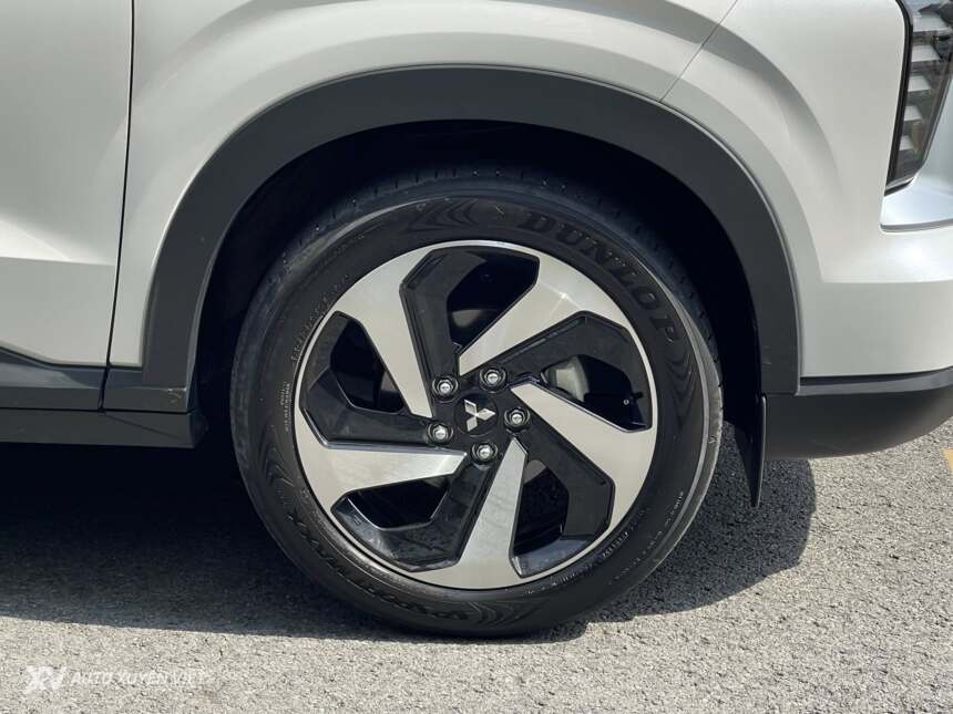 Mitsubishi XForce Ultimate 1.5AT 2024