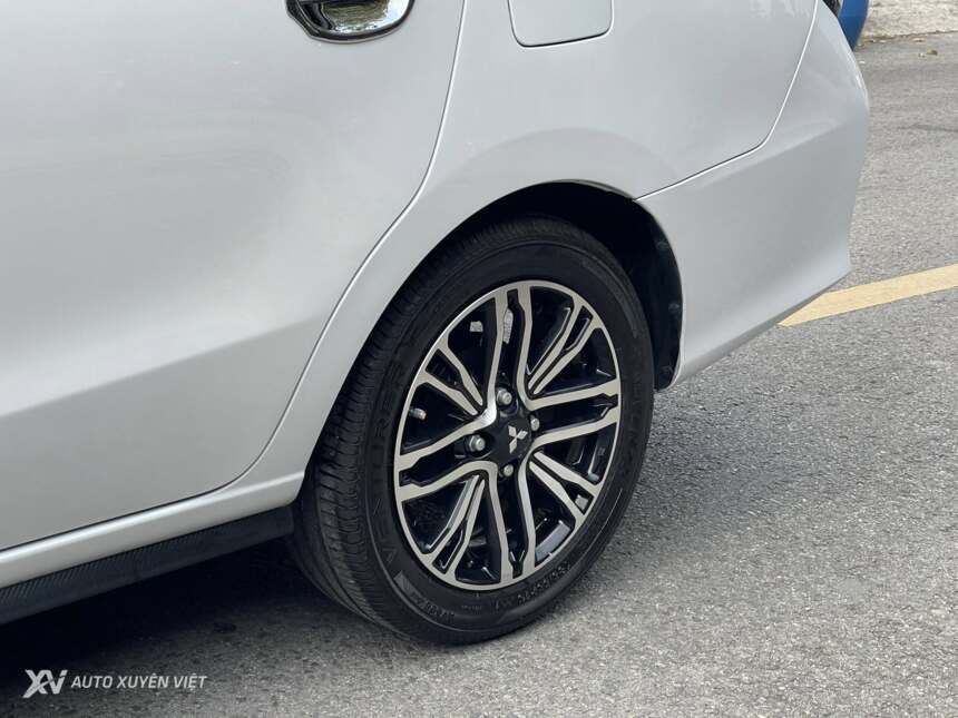 Mitsubishi Attrage 1.2CVT Premium 2021